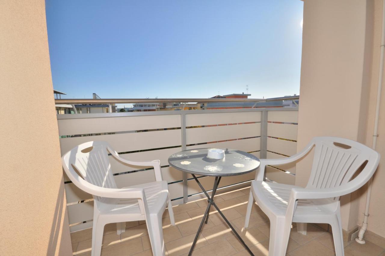 Condominio Bristol Bibione Exteriér fotografie